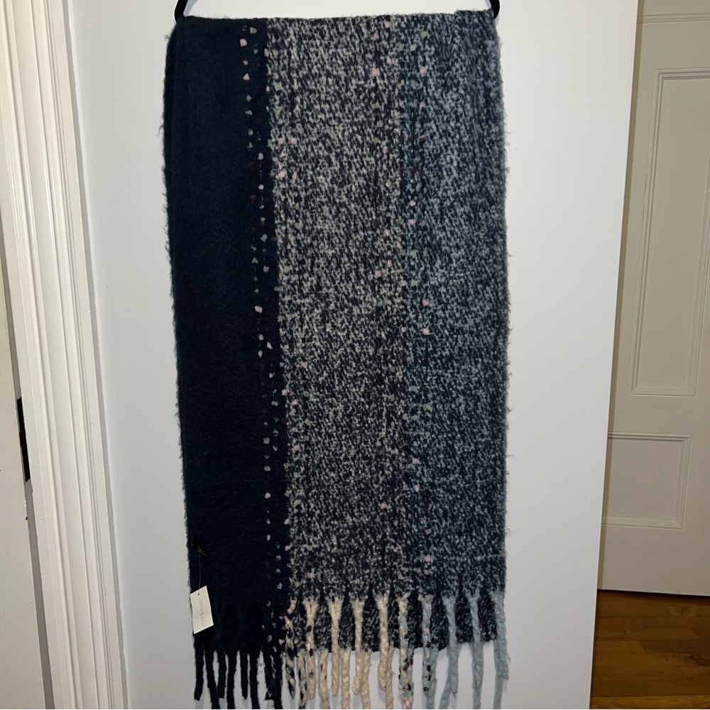 mia + tess blue scarf ombre white & pink speck blanket scarf shawl 75” x 20” NWT
